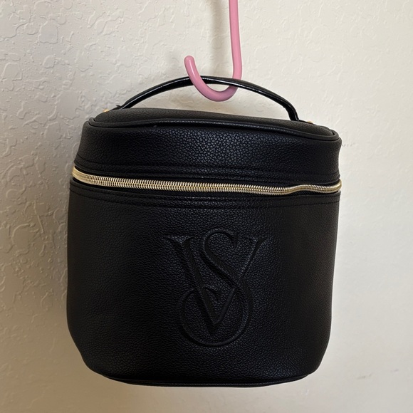 Victoria Secret Black Leather Women make-up, tioletry Bag